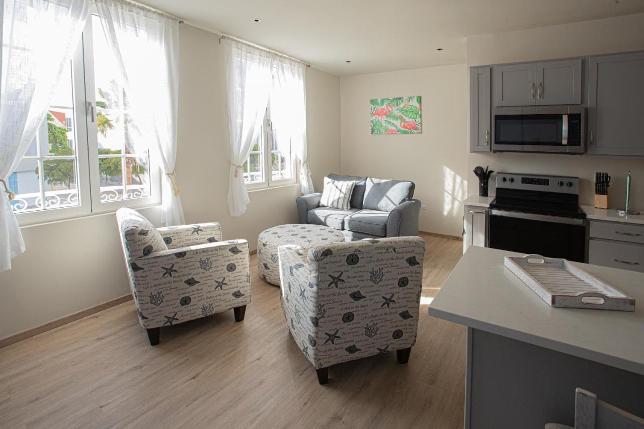 Oranjestad City Suites Bagian luar foto