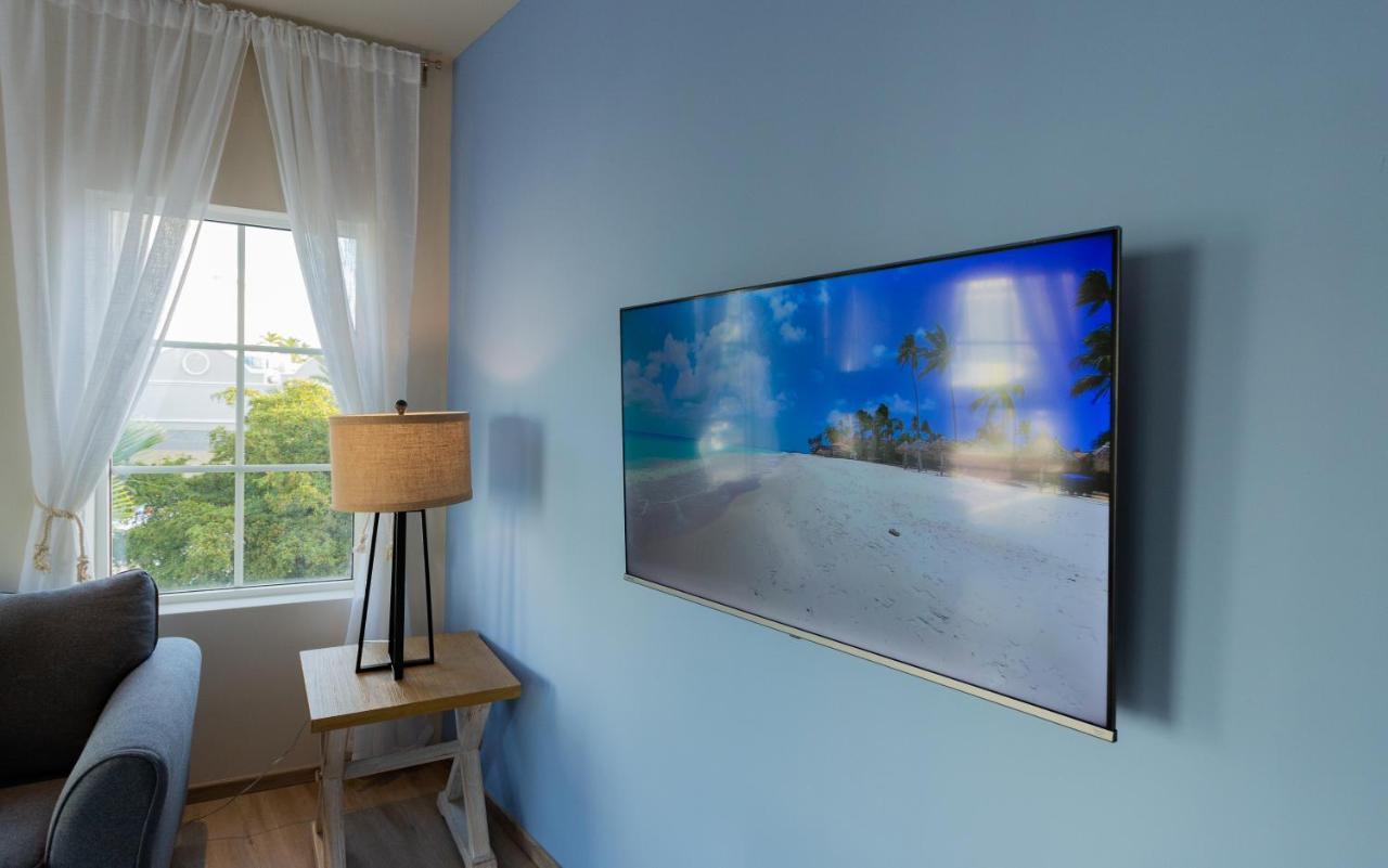 Oranjestad City Suites Bagian luar foto