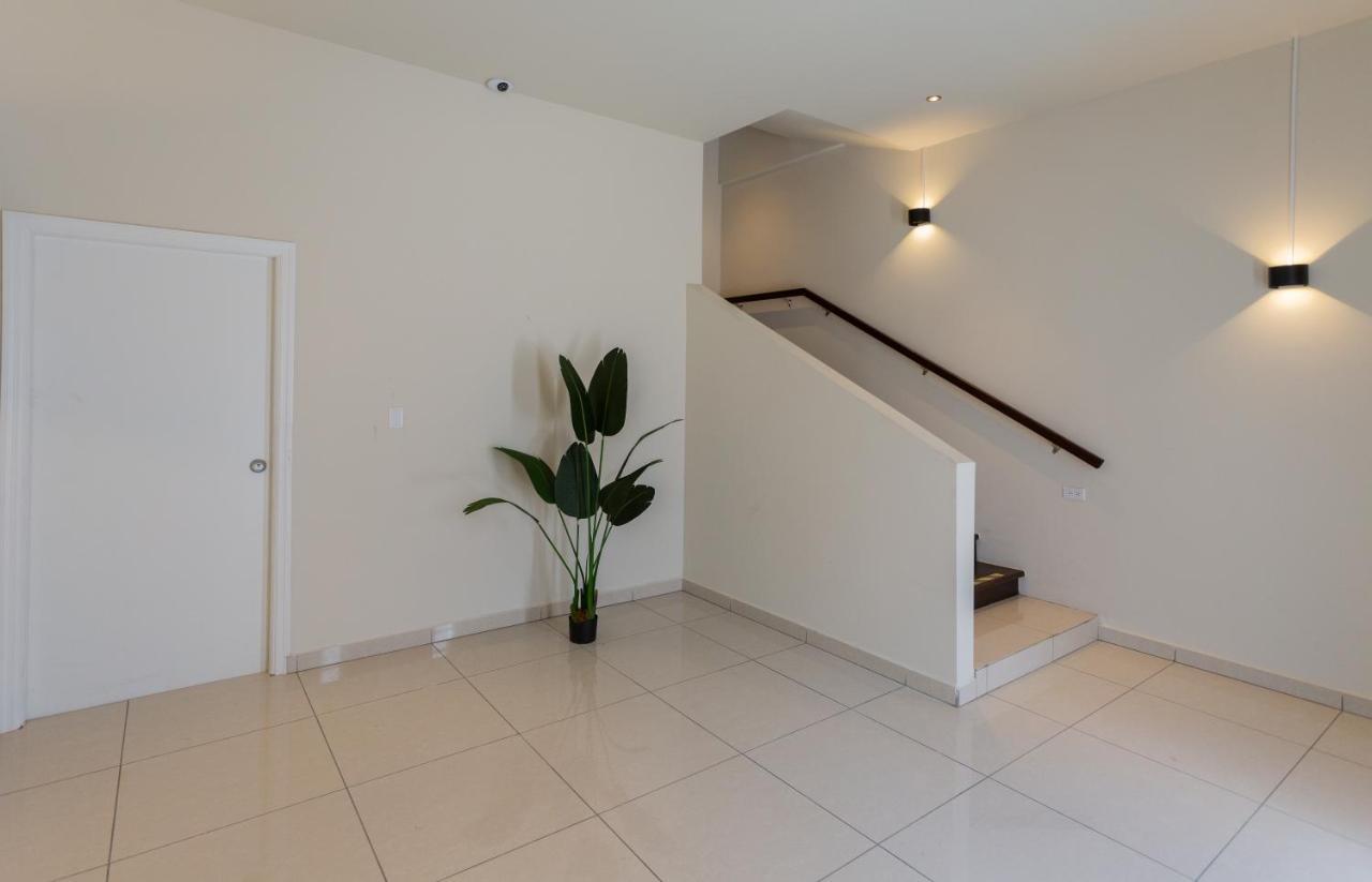 Oranjestad City Suites Bagian luar foto