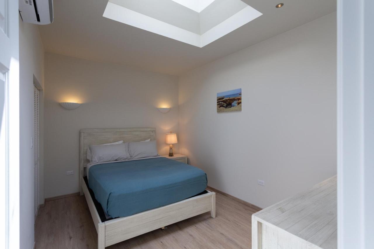 Oranjestad City Suites Bagian luar foto